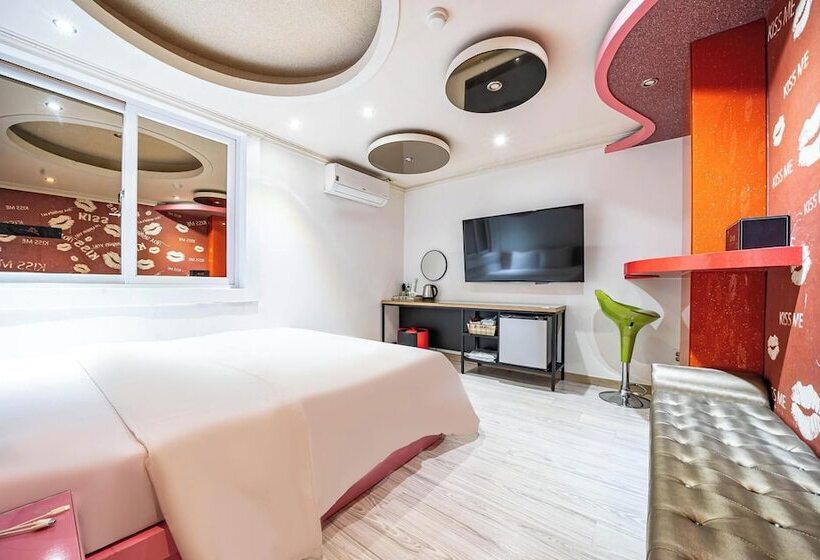 汽车旅馆  Naju Show