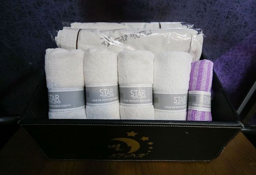 모텔 Pohang Daejamdong Star