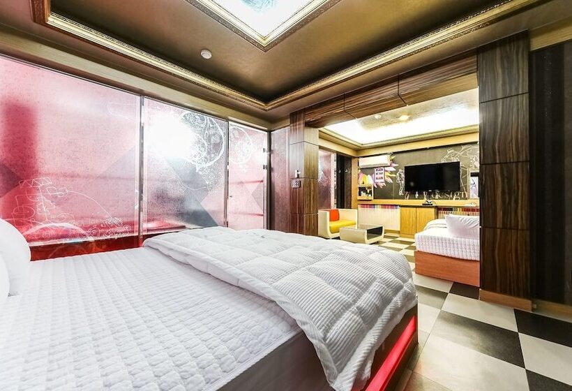 모텔 Pohang Daejamdong Star