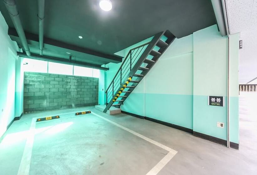 Motel Seven Palgongsan Bombom