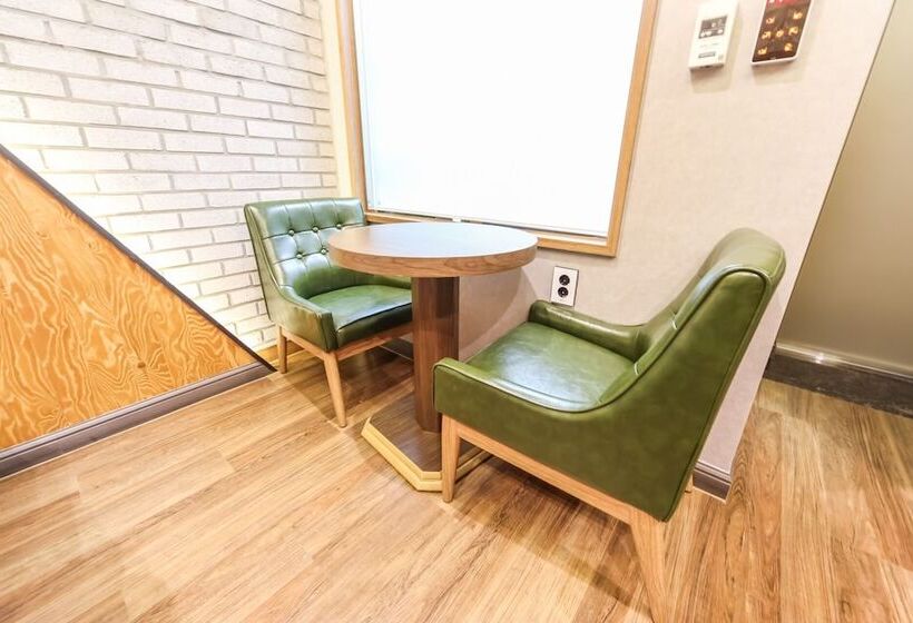 Motel Seven Palgongsan Bombom