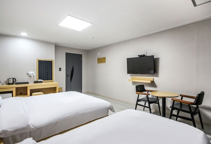 מוטל Wando Hotel Prague