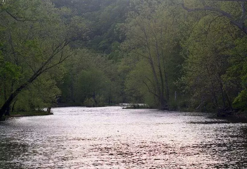 River Walk Cottage   Romantic Escape