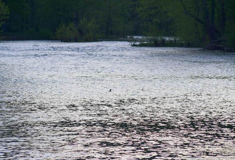 River Walk Cottage   Romantic Escape