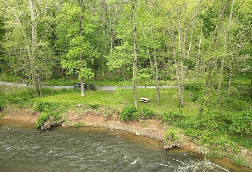 River Walk Cottage   Romantic Escape