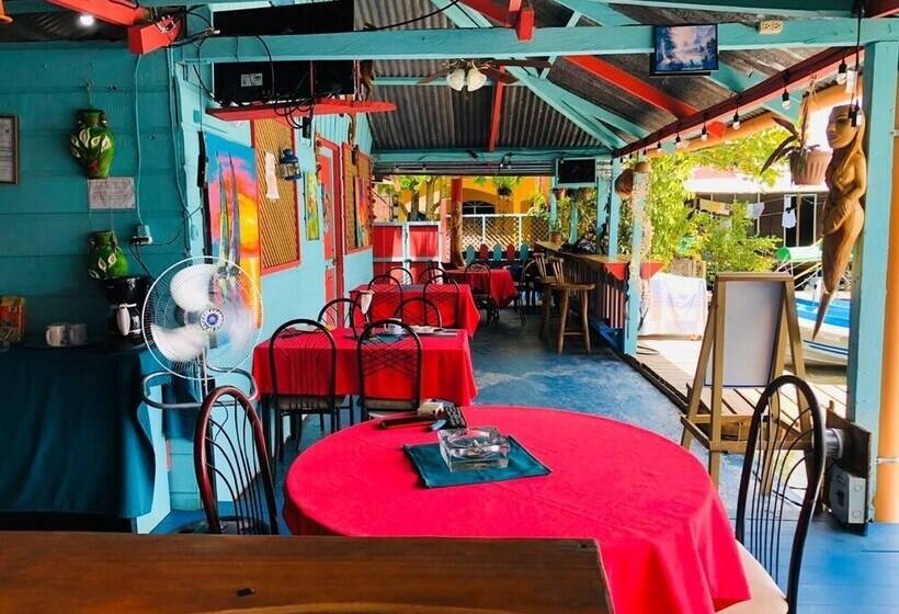 تختخواب و صبحانه Ana S Coffee House