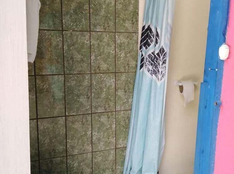 تختخواب و صبحانه Ana S Coffee House