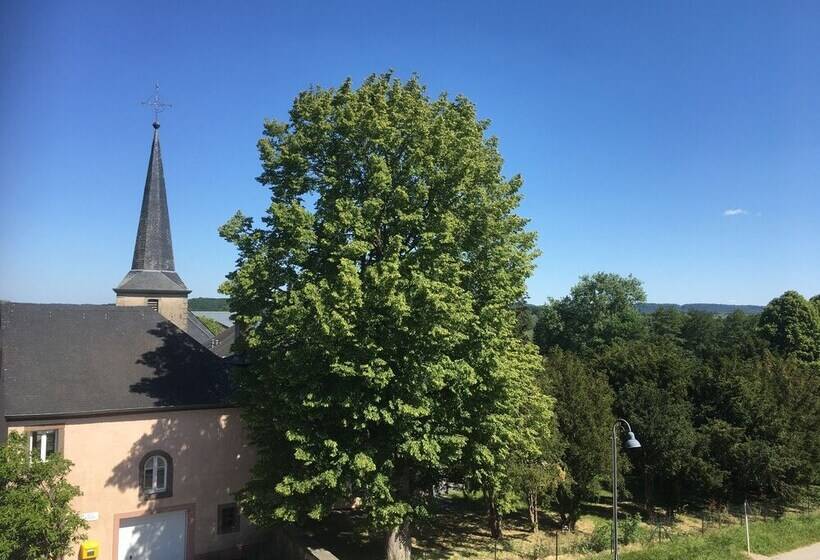 تختخواب و صبحانه Green & Breakfast