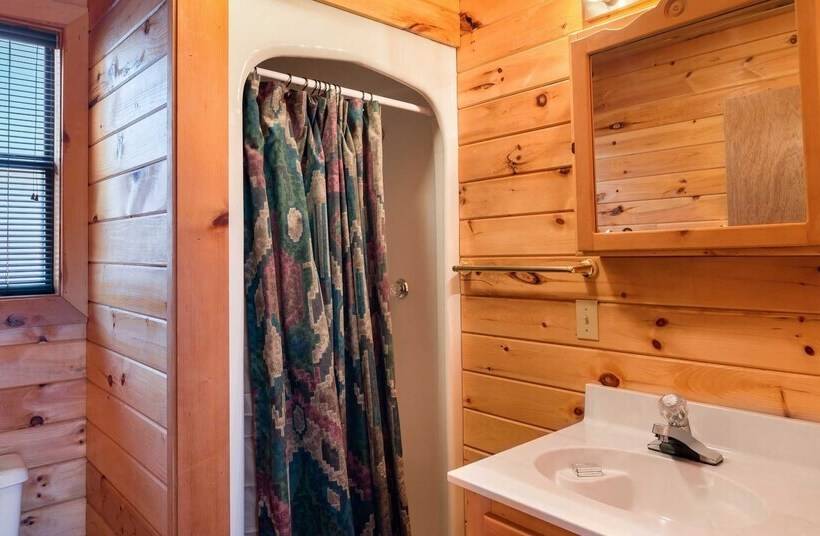 Deer Trail Includes Sunken Hot Tub And Wood Fireplace By Redawning