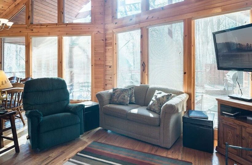 Deer Trail Includes Sunken Hot Tub And Wood Fireplace By Redawning