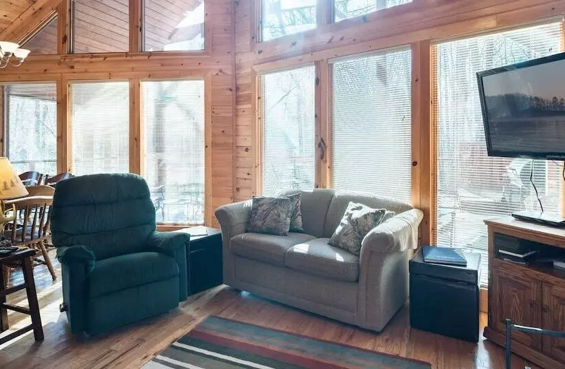 Deer Trail Includes Sunken Hot Tub And Wood Fireplace By Redawning