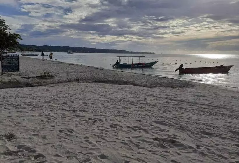 Drifters At One Mile   Hostel