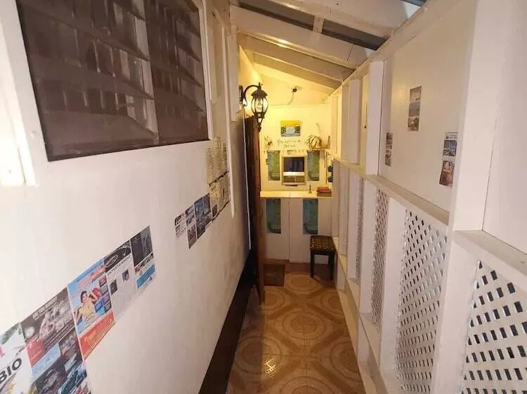 Drifters At One Mile   Hostel