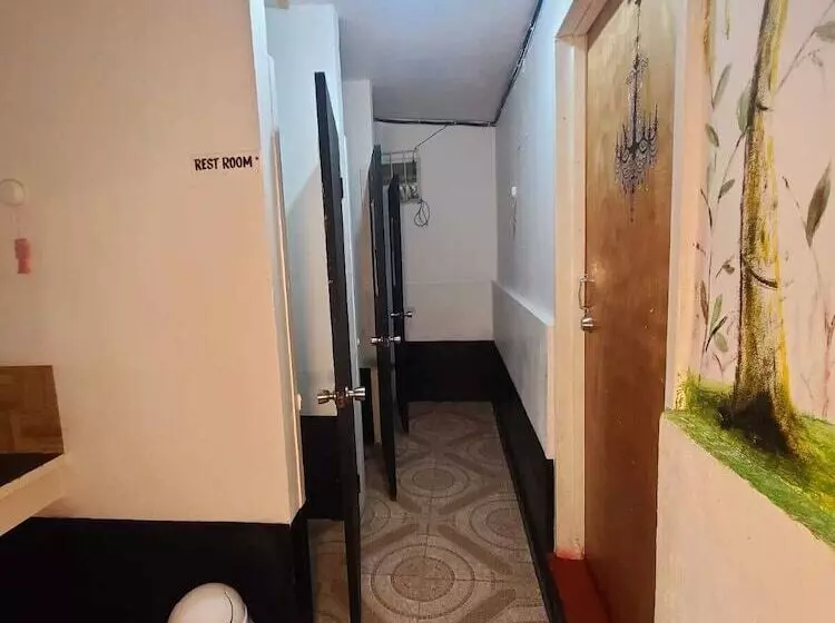 Drifters At One Mile   Hostel