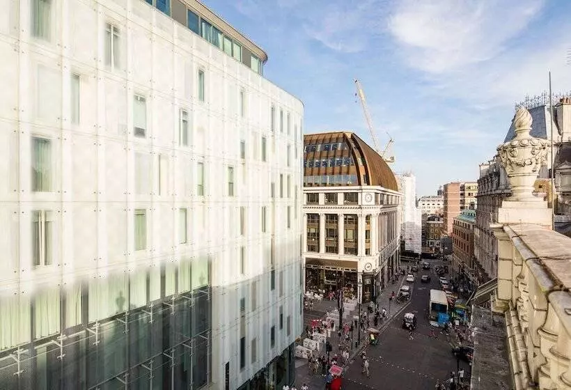 Hausd   Piccadilly Circus