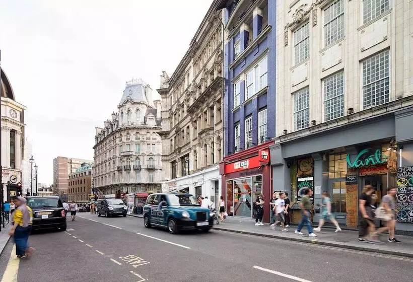 Hausd   Piccadilly Circus