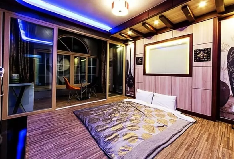 Hotelli Daecheon Ji