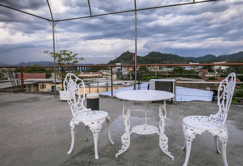 هتل Mediterraneo Inn