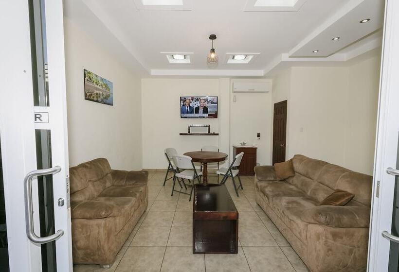 هتل Mediterraneo Inn