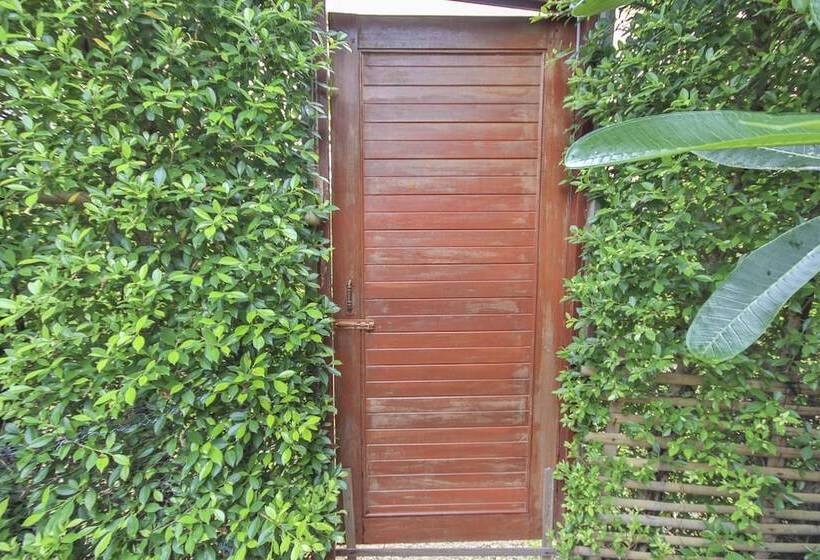 Отель Oyo 1114 Wawa House