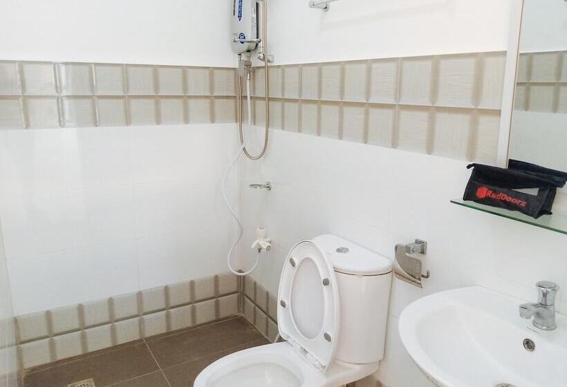 Hotel Reddoorz Near Ashira Properties