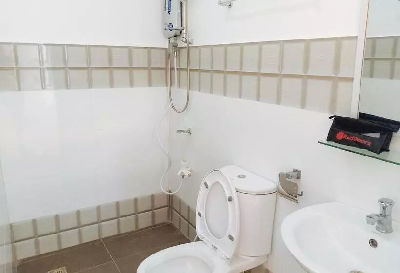 هتل Reddoorz Near Ashira Properties
