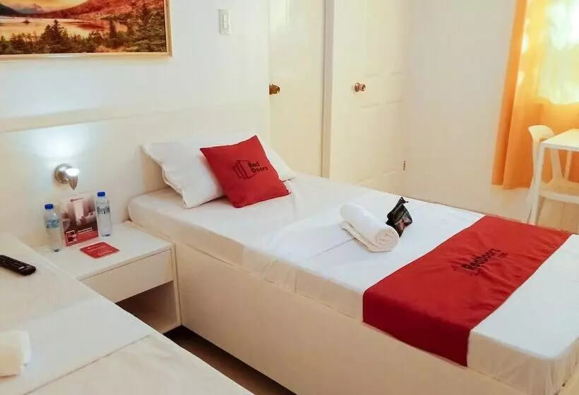هتل Reddoorz Near Ashira Properties