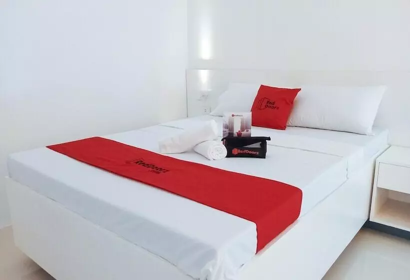 هتل Reddoorz Near Ashira Properties