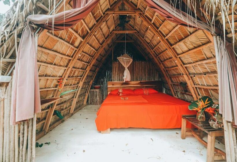 هتل Shiva Village