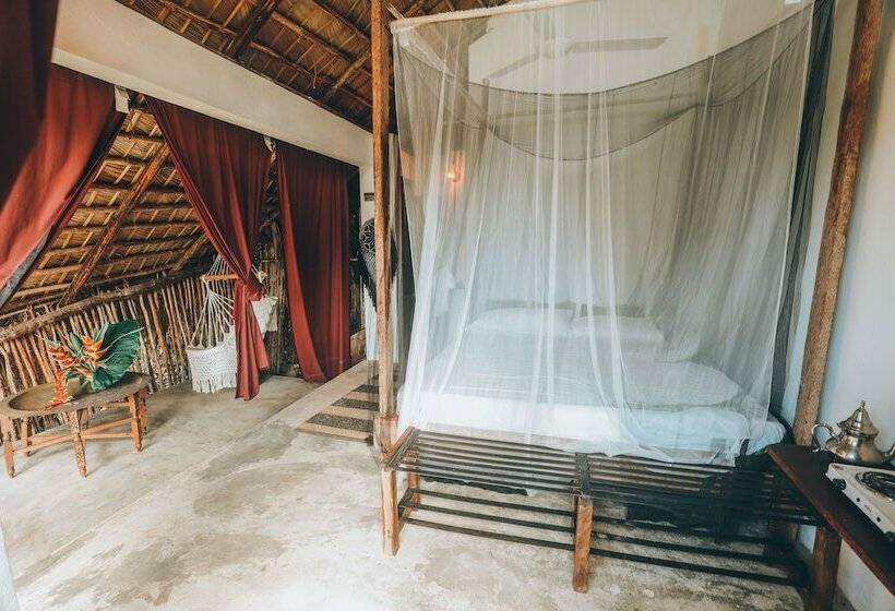 هتل Shiva Village