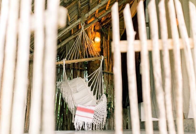 هتل Shiva Village