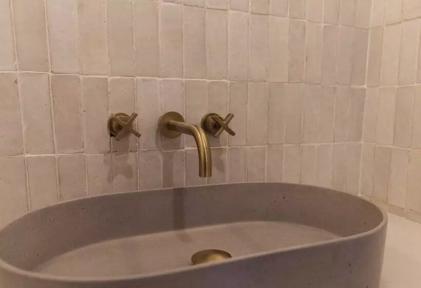 ホテル The Wildset