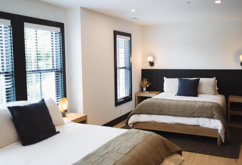 ホテル The Wildset