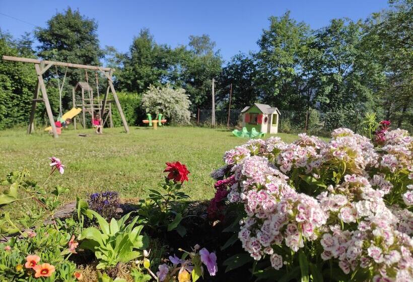 بنسيون A L Orée Du Bois