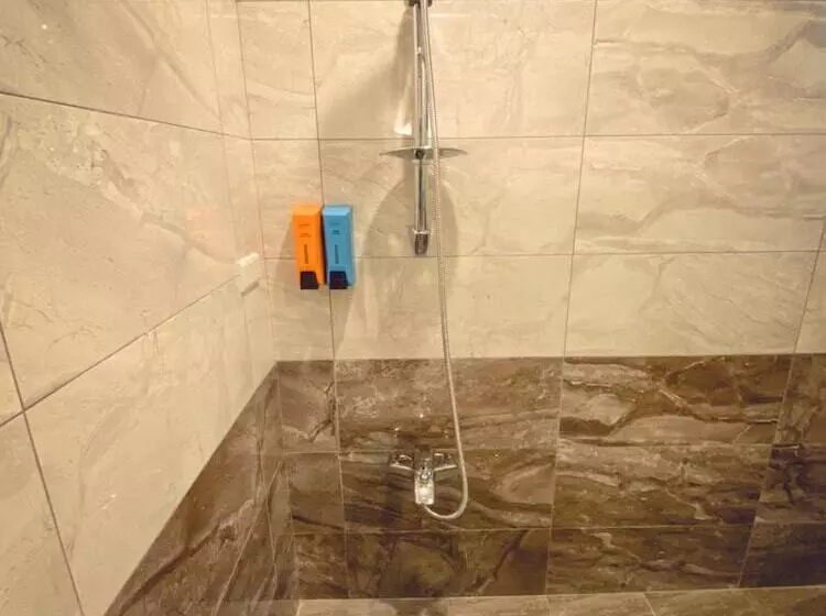 پانسیون Hemu Homestay