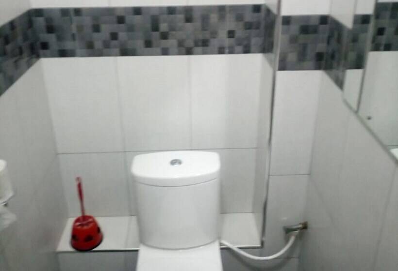 پانسیون Paleos Restaurant