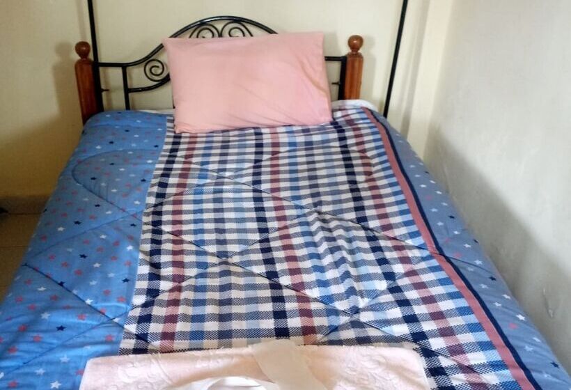 پانسیون Paleos Restaurant