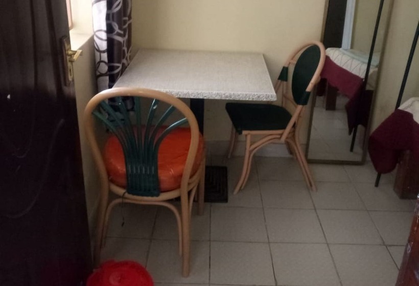 پانسیون Paleos Restaurant