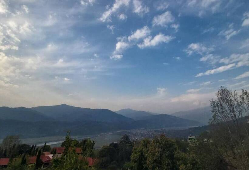 پانسیون Under The Fog