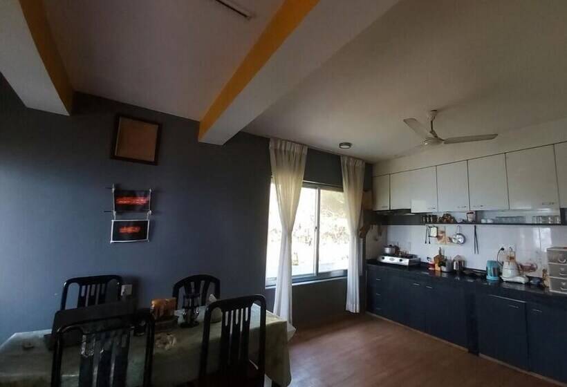 پانسیون Under The Fog