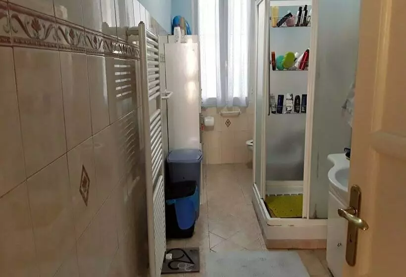 ペンション Room In Guest Room   Valle Degli Ulivi   Liguria, Italia