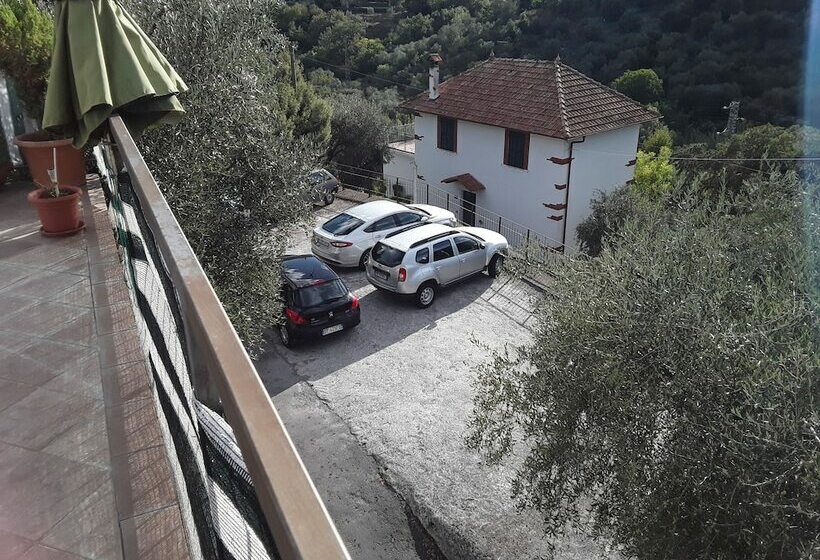 بنسيون Room In Guest Room   Valle Degli Ulivi   Liguria, Italia
