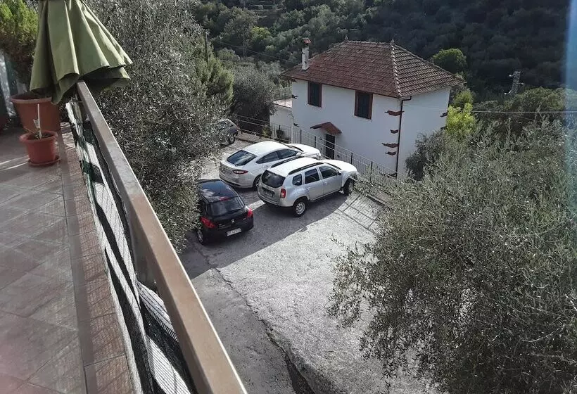 ペンション Room In Guest Room   Valle Degli Ulivi   Liguria, Italia