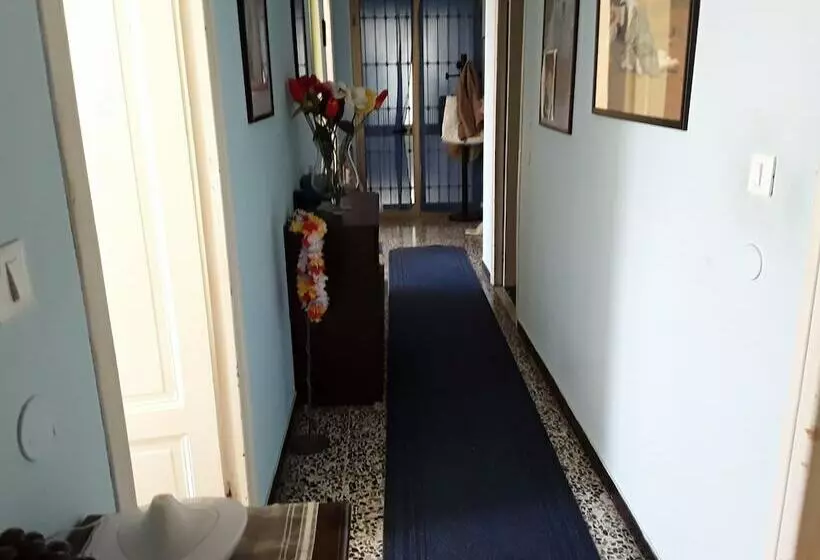 ペンション Room In Guest Room   Valle Degli Ulivi   Liguria, Italia