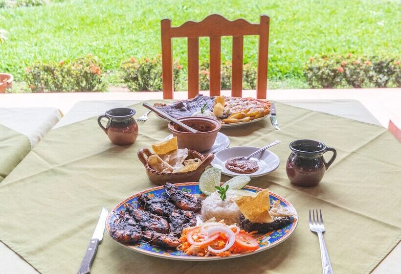 Rancho Hotel El Carmen