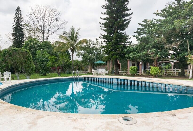 Rancho Hotel El Carmen