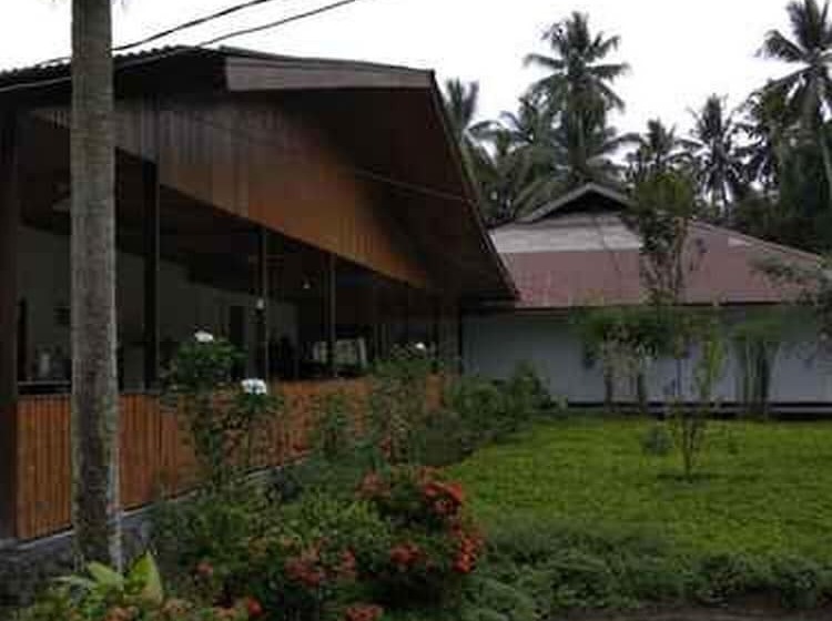 Reddoorz @ Hotel Kusu Kusu