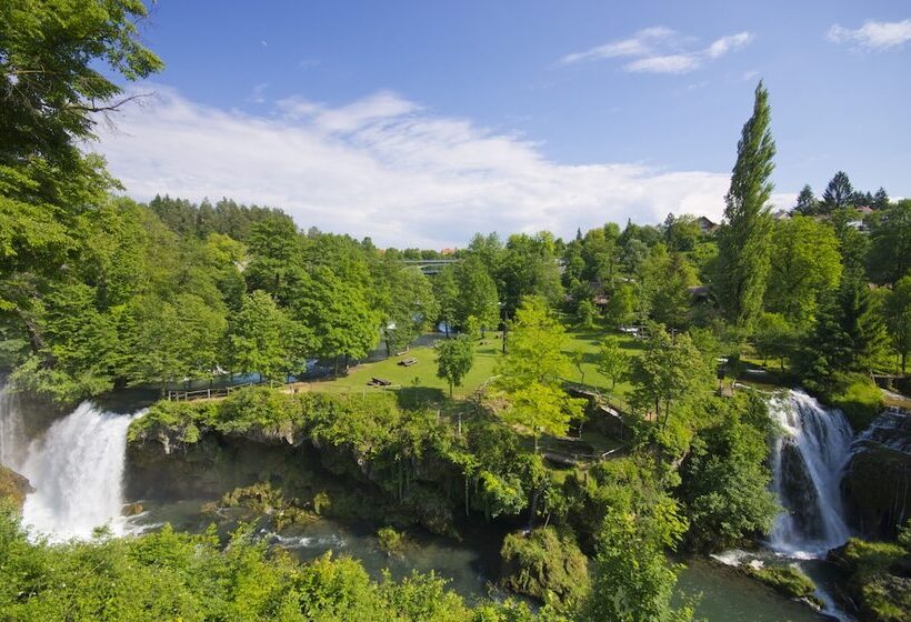 渡假胜地  Indian Village Tipi Tent