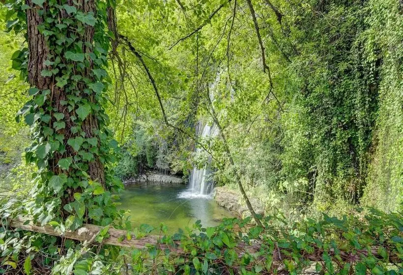 Small Cottage With A 17th Century Hydraulic Mill