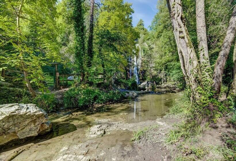 Small Cottage With A 17th Century Hydraulic Mill